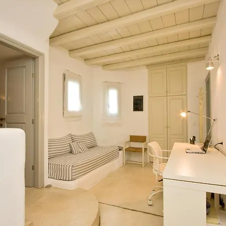 4-bedroom Cycladic With Seaview Márpissa