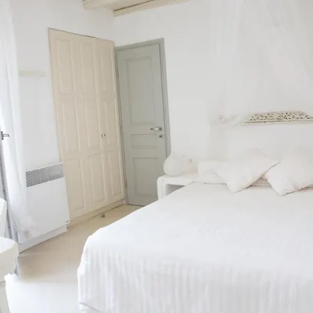 4-bedroom Cycladic With Seaview Márpissa